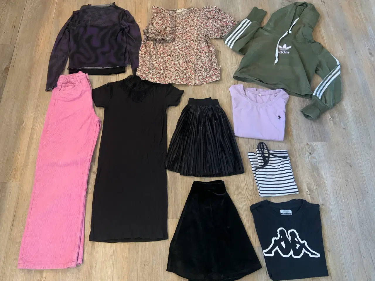 Billede 1 - Tøj til pige str. 158/164