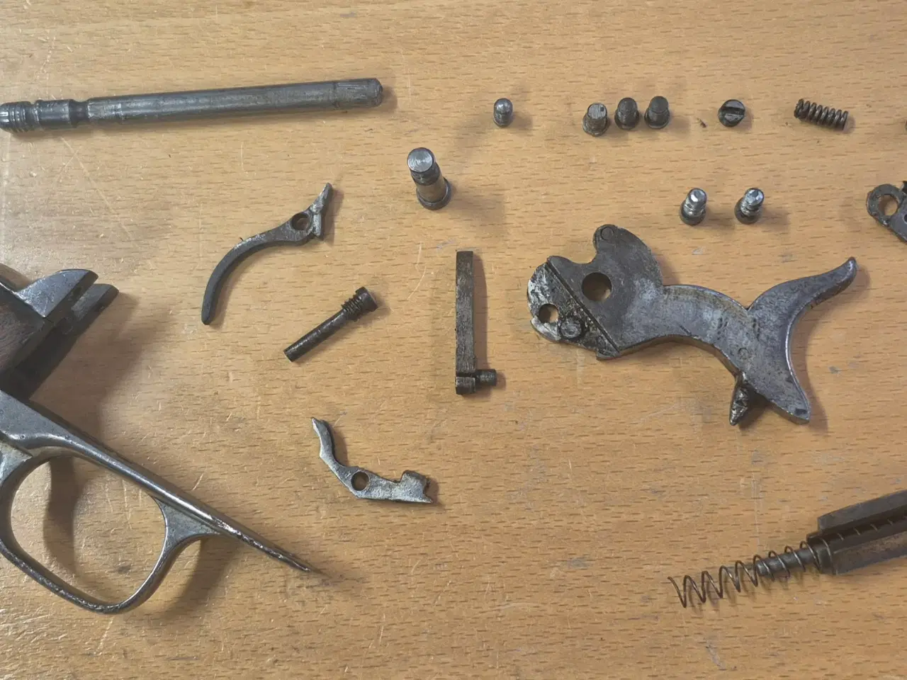 Billede 1 - Colt 1873 revolver reservedele 
