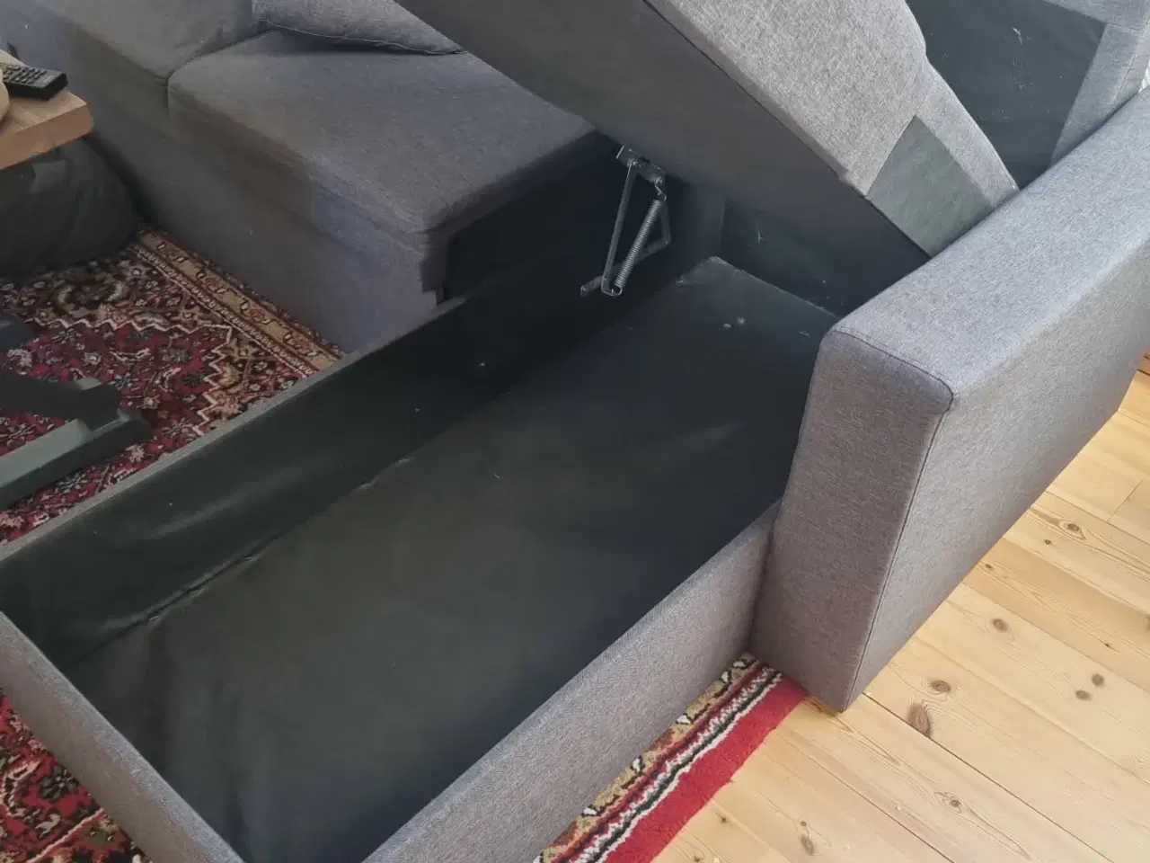 Billede 1 - sovesofa. sælges til afhentning hurtigst muligt.