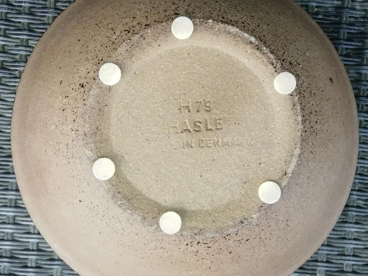 Billede 4 - STORT HASLE KERAMIK FAD, Ø 32 CM, FEJLER INTET