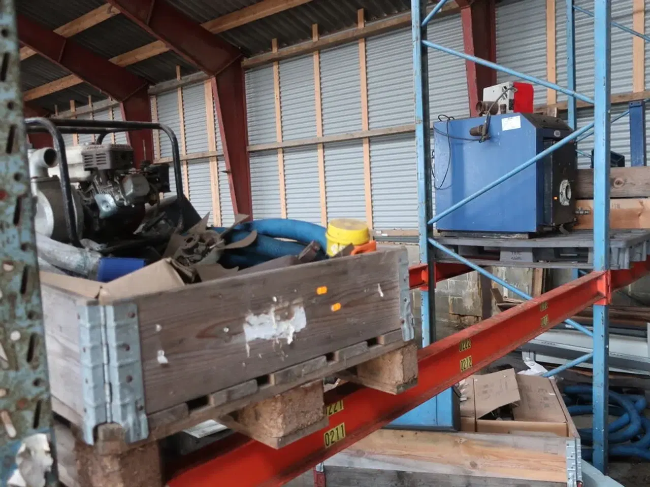 Billede 1 - Brændefyr BAXI Solo Innova 20 STD, Div. Paller med indhold, fælge med dæk m.m.