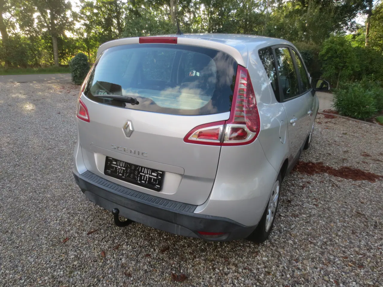 Billede 7 - Renault Scenic 1.6 i År 2010. Nysynet. 