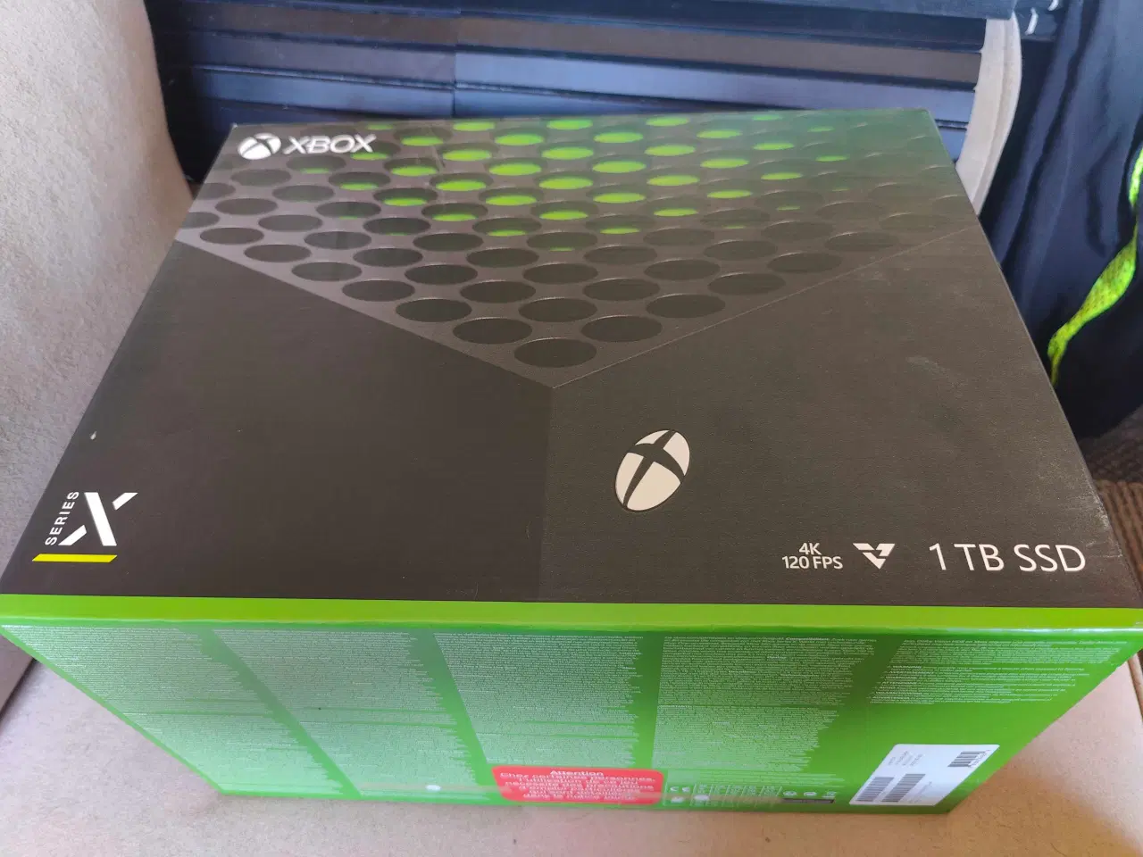 Billede 1 - Xbox Series X med tilbehør og spil.