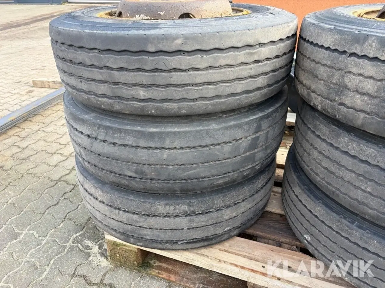 Billede 11 - Dæk med fælg 12 stk