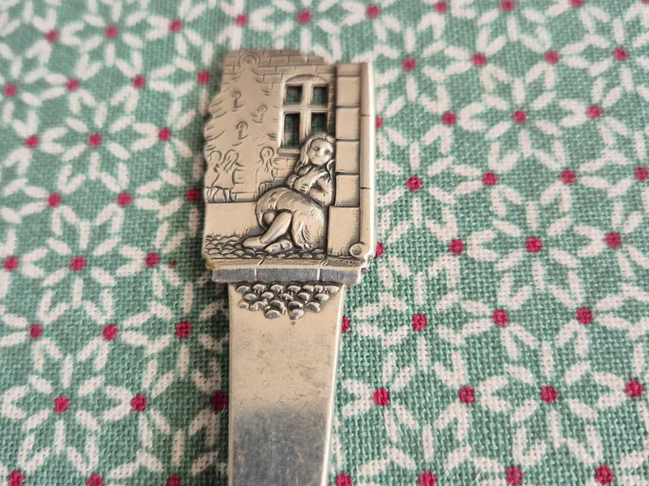 Billede 2 - Barneske/-gaffel med motiv fra H.C. Andersens even