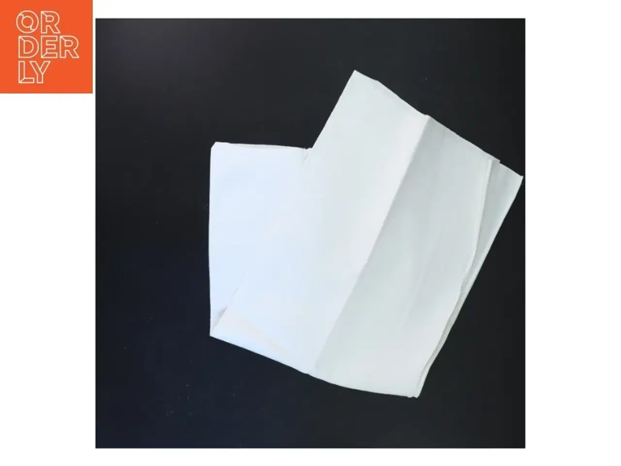 Billede 1 - Hvid dug (str. 52x49 cm)