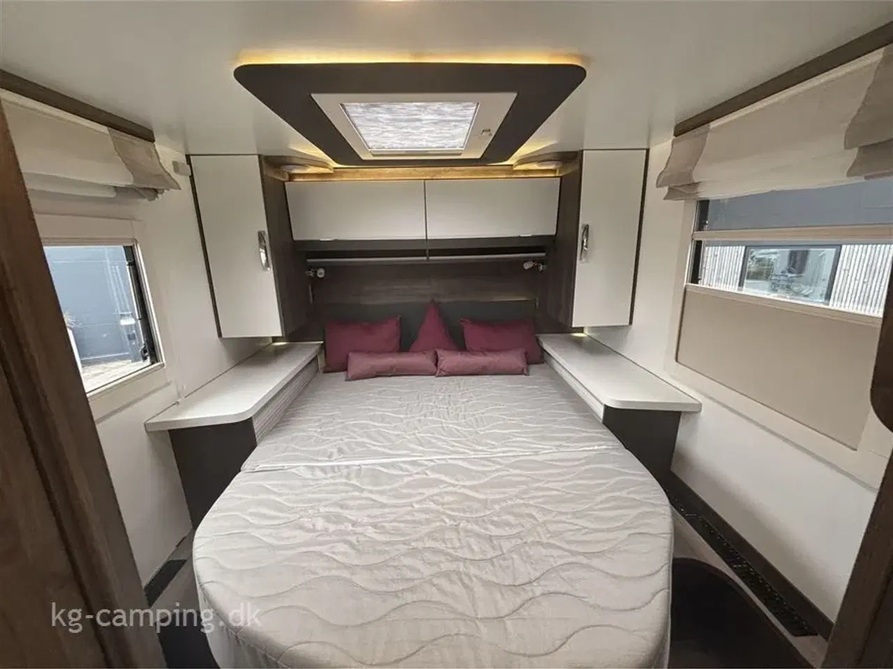 Billede 7 - 2022 - Benimar Amphitryon 998 4400 kg   Kraftfuld helintegreret autocamper med ALDE-varme og masser af komfort!
