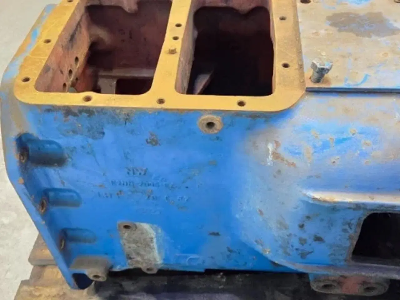 Billede 19 - Ford 8210 Gearkasse Hus E2NN7006EA