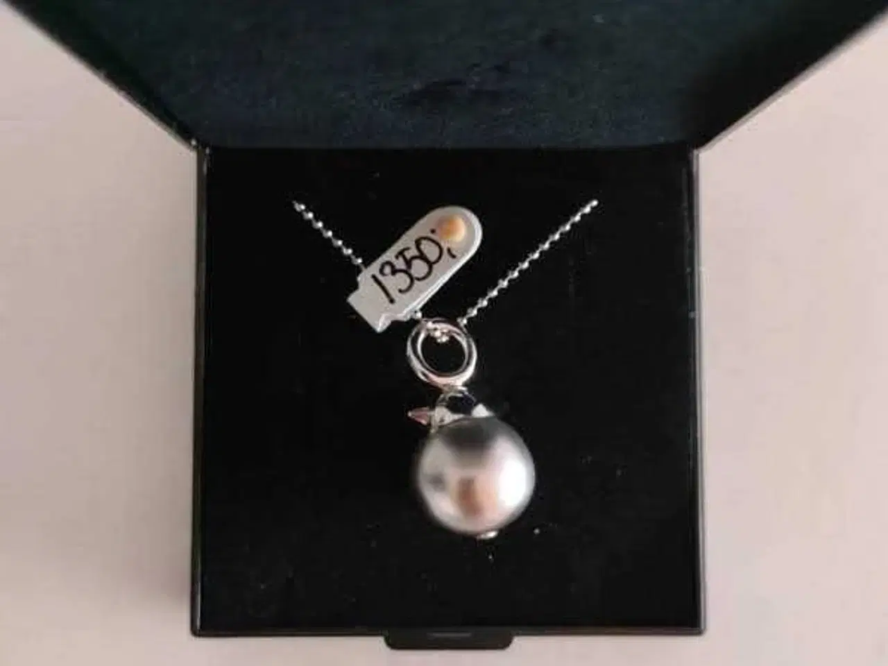 Billede 5 - Ny og ubrugt halskæde med vedhæng fugl