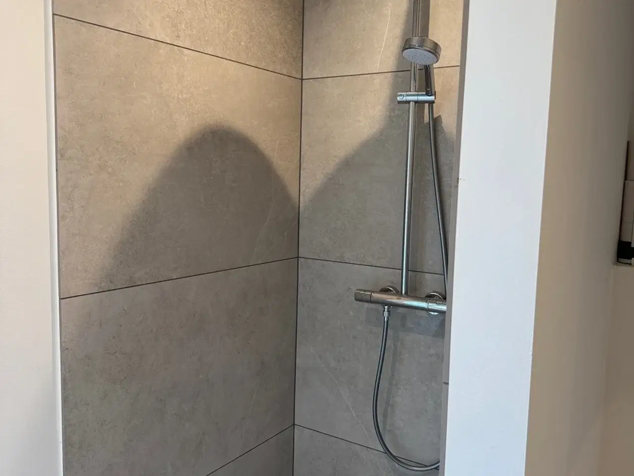 Billede 13 - Nyrenoveret lager eller produktionsbygning udlejes tæt på Aarhus