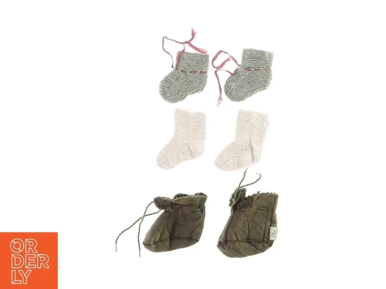 Billede 2 - 2 par sokker og et par sutsko fra Sofie Schnoor  (str. 0 til 6 måneder )