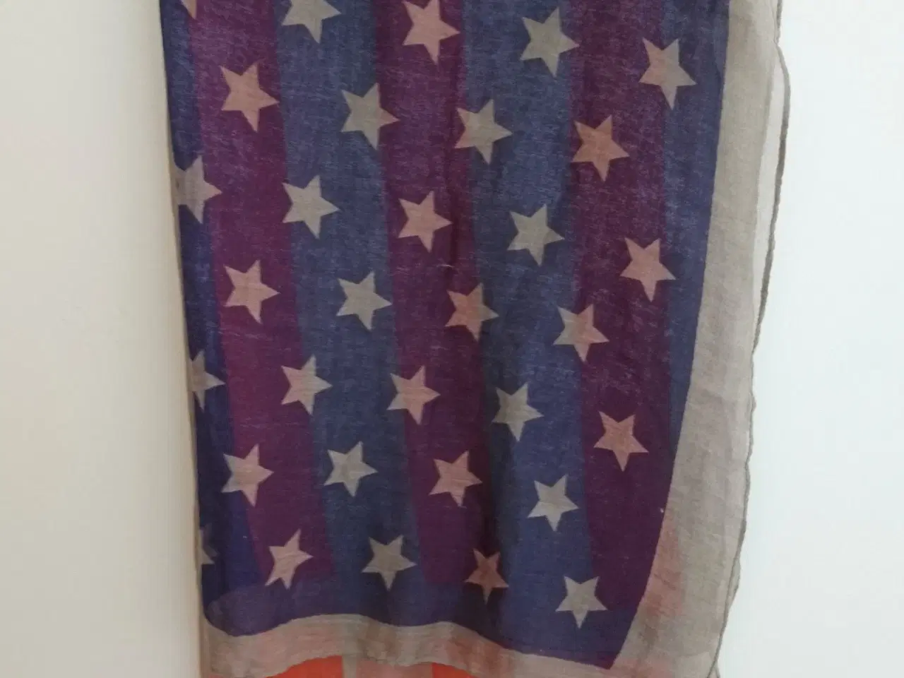 Billede 2 - Tørklæde,  med orange striber & stjerner, 90 x 200
