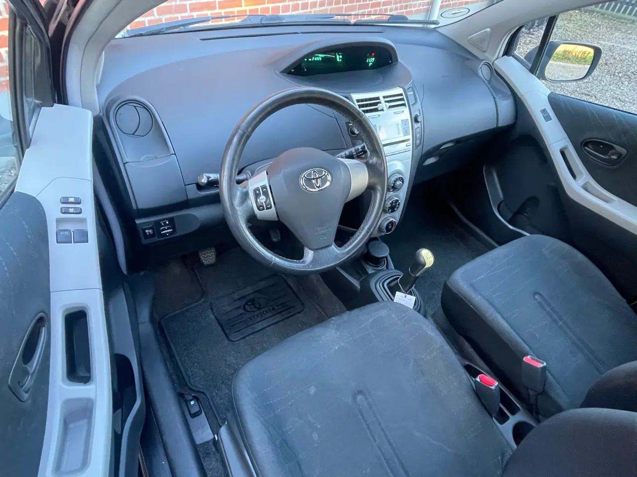 Billede 5 - Toyota Yaris 1.3 Luna 5 dørs