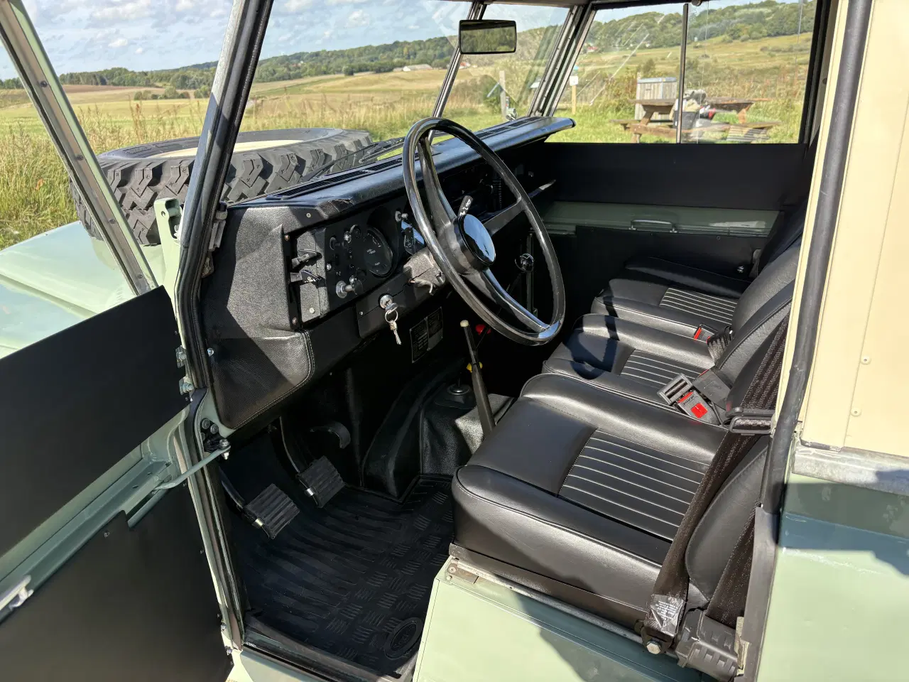 Billede 8 - Nyrenoveret Land Rover Serie III i unik stand
