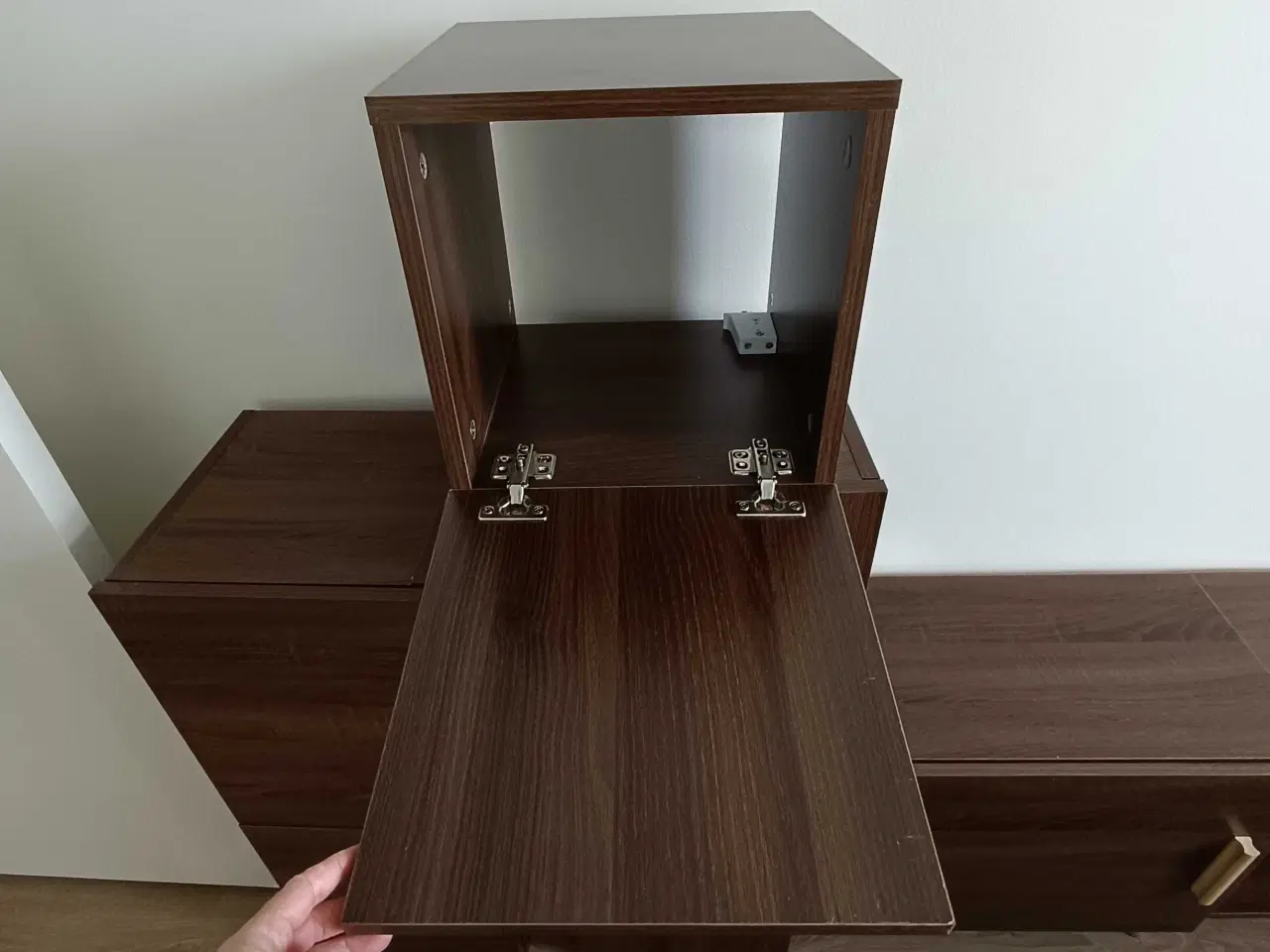 Billede 6 - Flot tv bord med 3 væg moduler