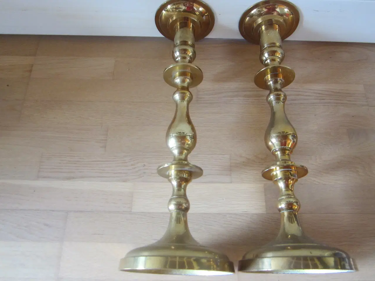 Billede 3 - 2 fine messing lysestager ca 41 cm i højde læs tek