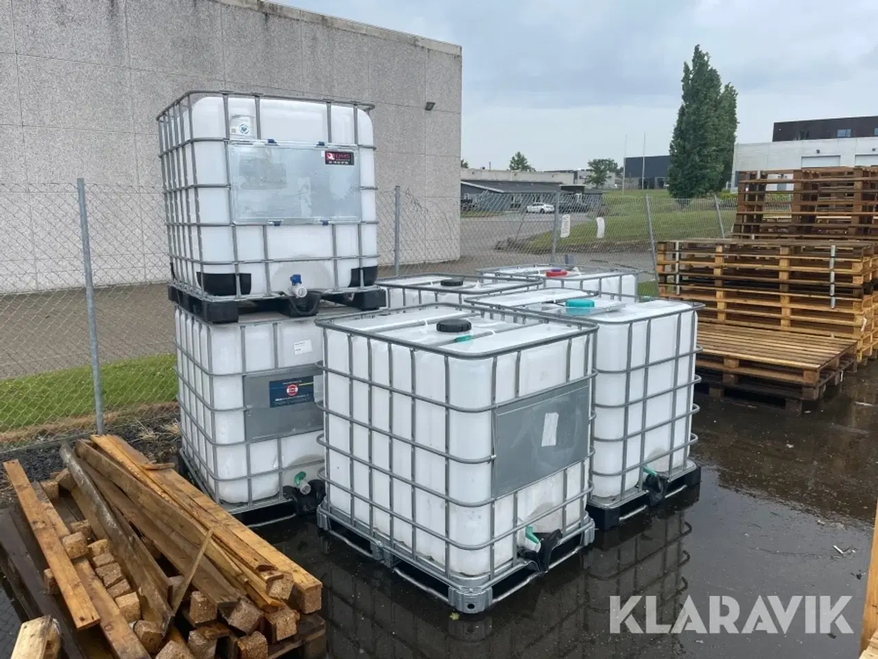 Billede 2 - Vandbeholdere 1000 Liter 6 styk