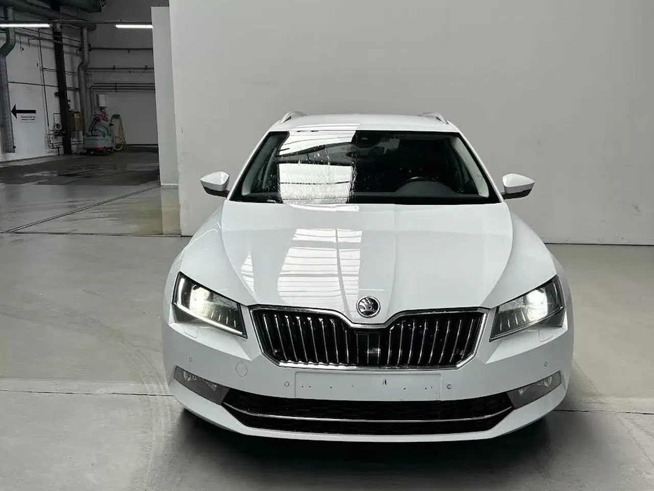 Billede 2 - Skoda Superb 2,0 TDi 150 Business Executive Combi DSG