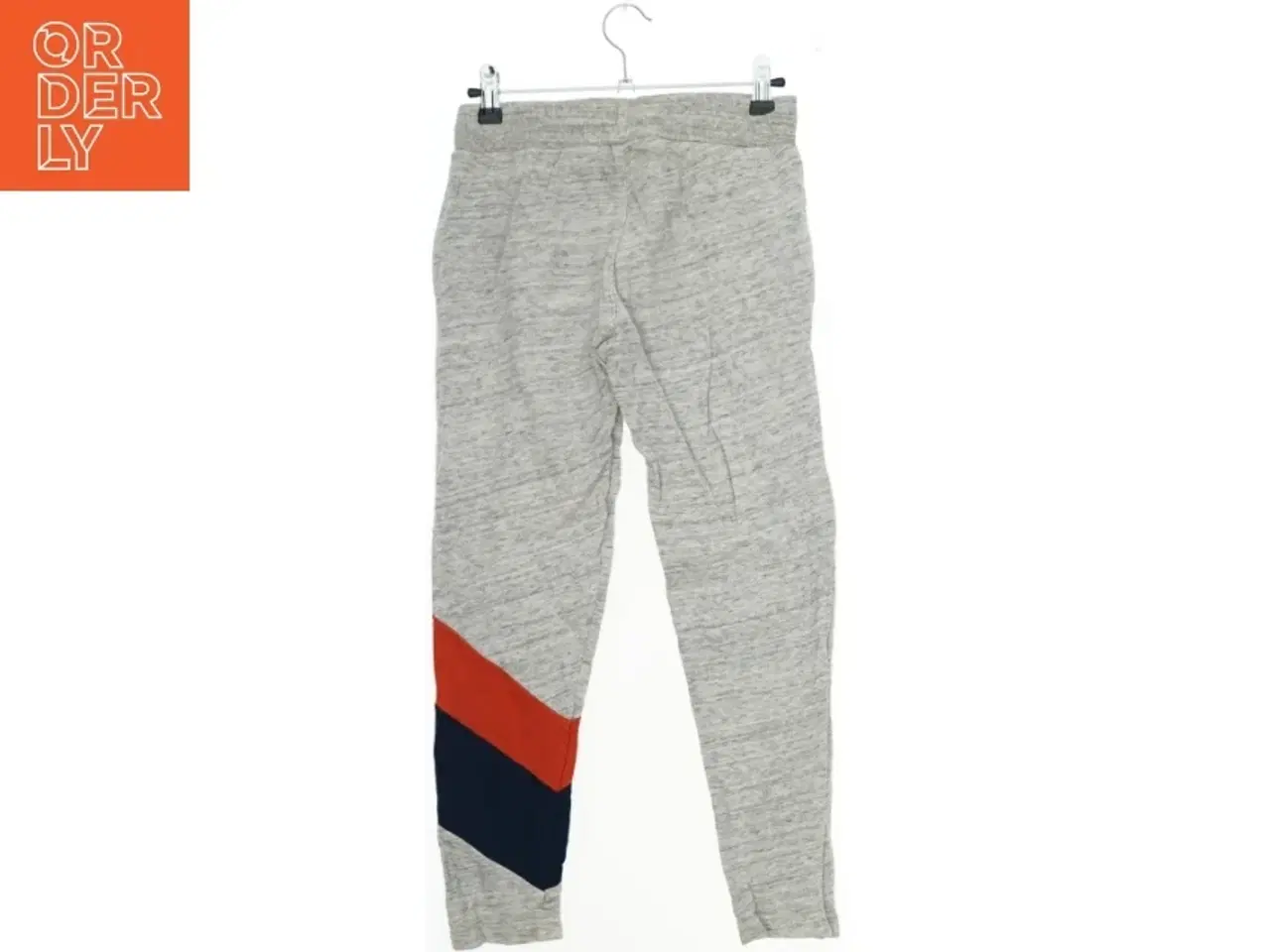 Billede 2 - Grå sweatpants med farvede detaljer fra Tommy Hilfiger (str. 140)