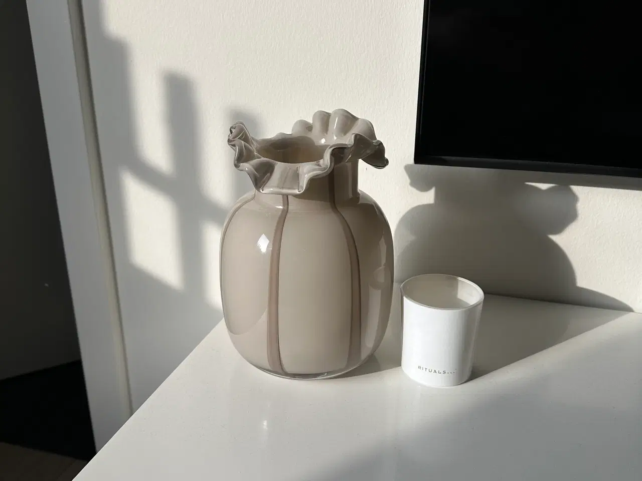 Billede 1 - Basic & More Vase BIAK m. Striber