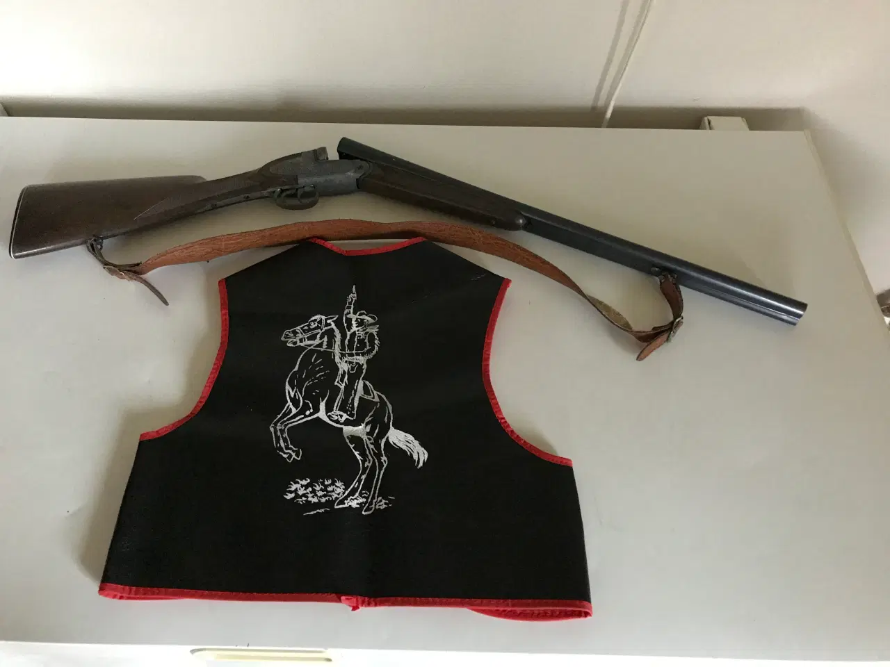 Billede 2 - Børne jagtgevær Og vest