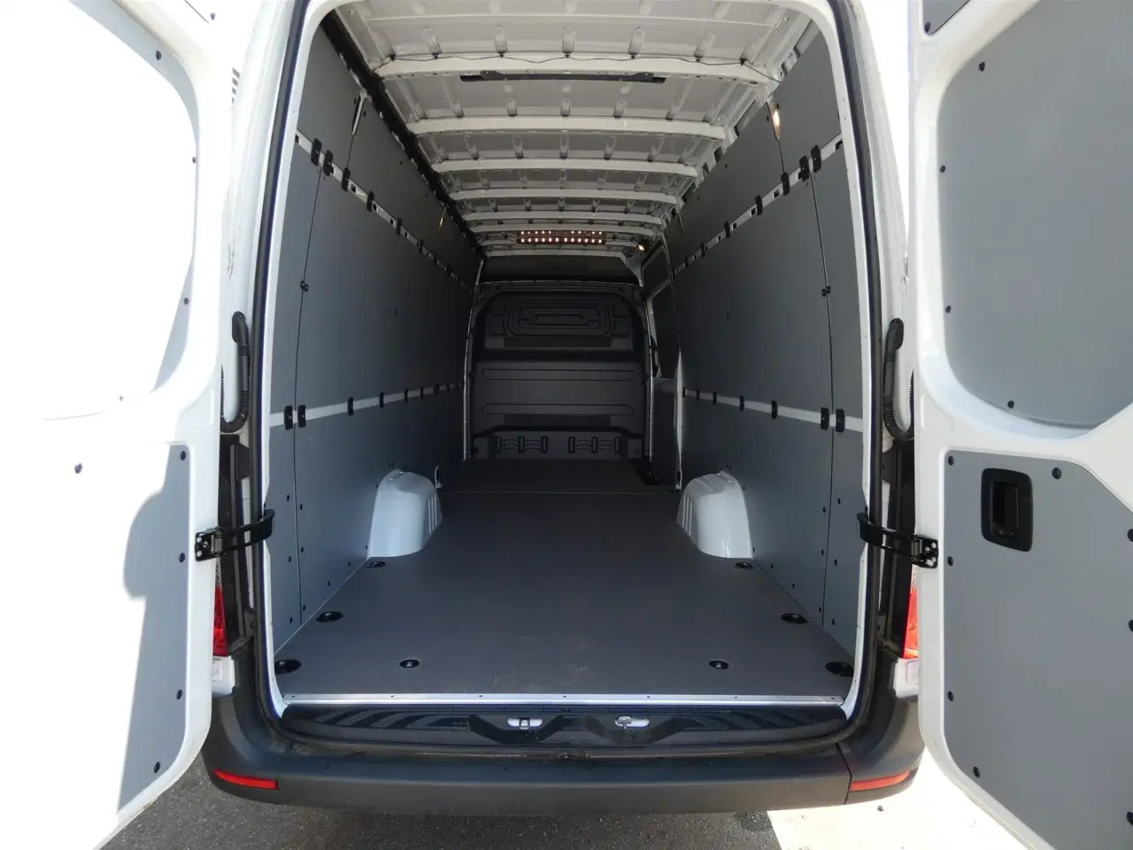 Billede 8 - Mercedes-Benz Sprinter 317 2,0 CDI A4 H2 RWD 9G-Tronic 170HK Van Aut.