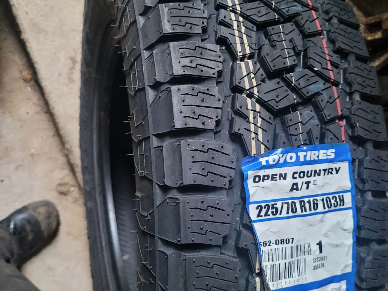 Billede 1 - Dæk 225 /70 R 16"