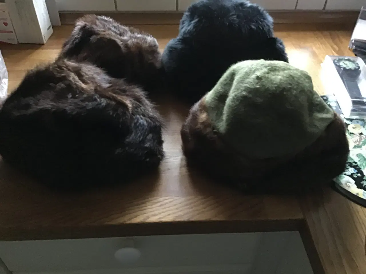 Billede 4 - Minkhuer, ÆGTE, 3 stk. tilbage, den sorte er solgt