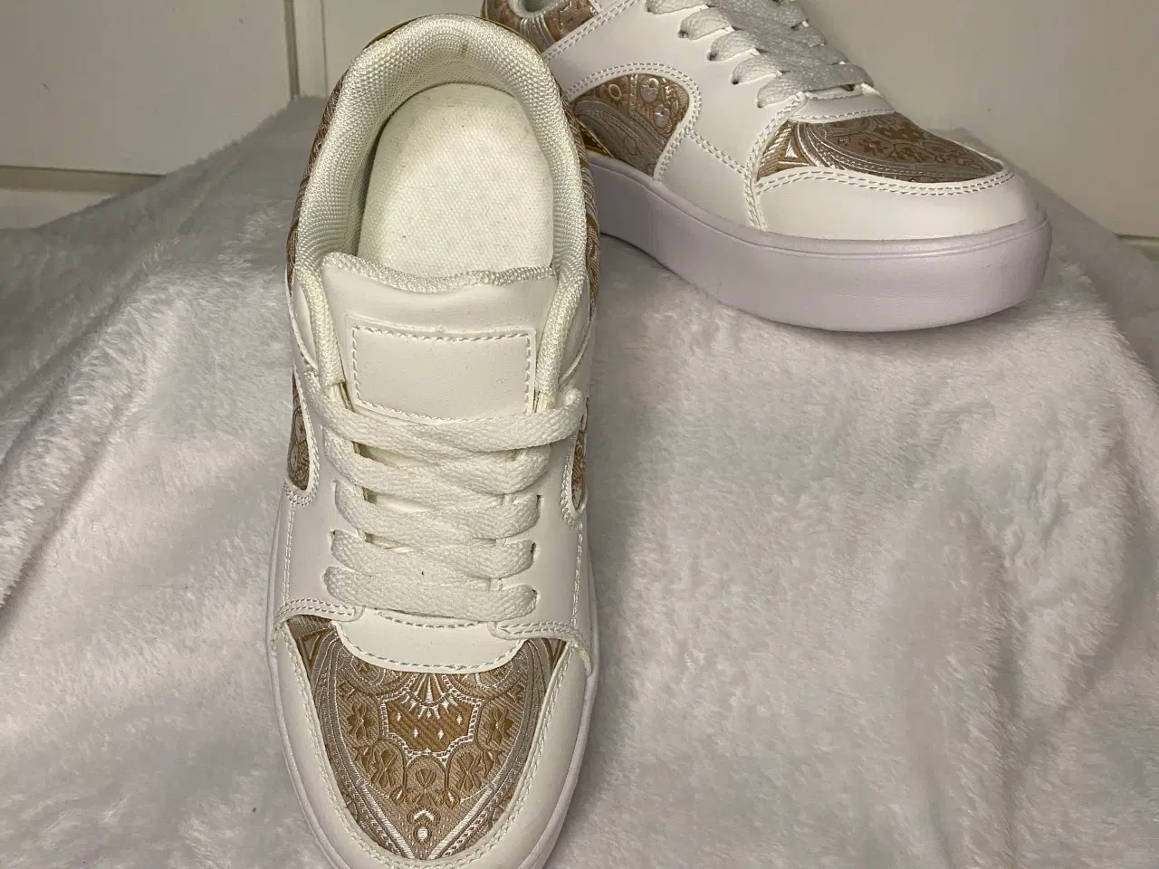 Billede 2 - Flotte sneakers