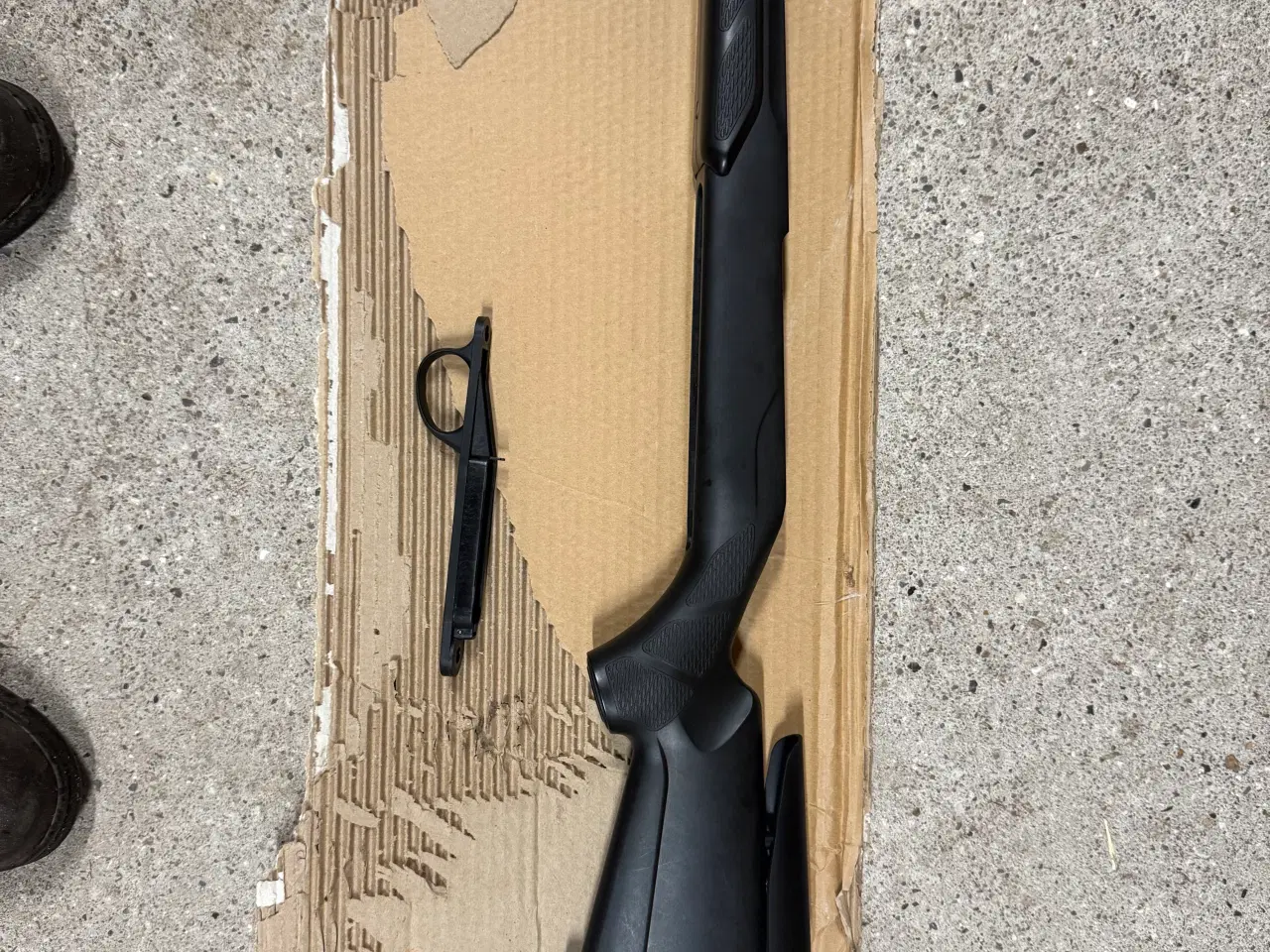 Billede 5 - Tikka T3 skæfte plus 1 stk 5 skuds magasiner