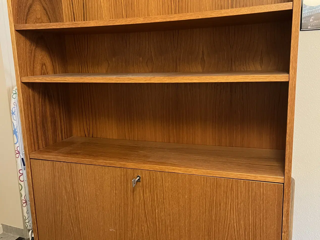 Billede 1 - Reoler i teaktræs finer