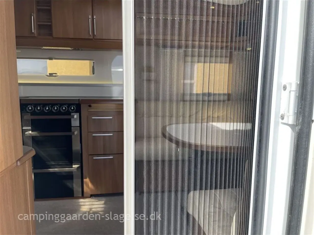 Billede 3 - 2013 - Kabe Royal 560 XL KS   KOMMISSIONSVOGN - Kabe Royal 560 KS – Skandinavisk topkvalitet til livsnydere