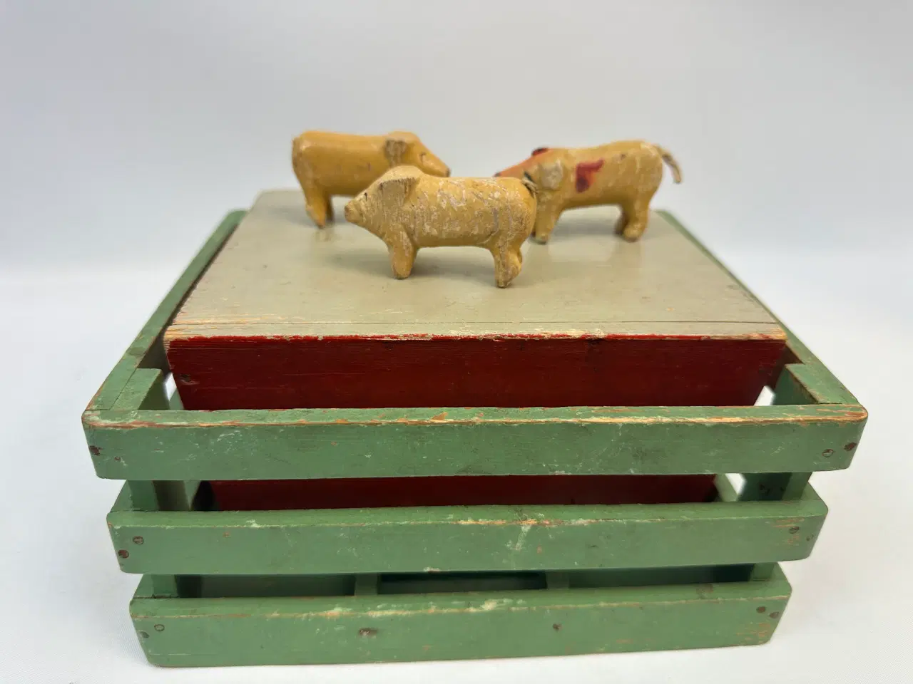 Billede 9 - Ældre grisestald m. grise (Fængselslegetøj)