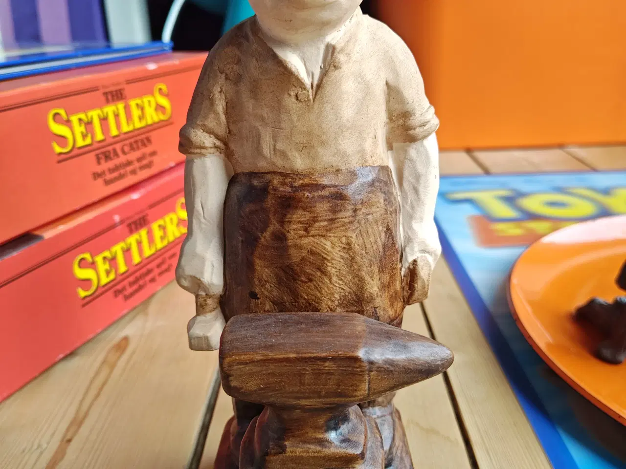 Billede 1 - Smed med Ambolt figur af ERO Keramik Danmark