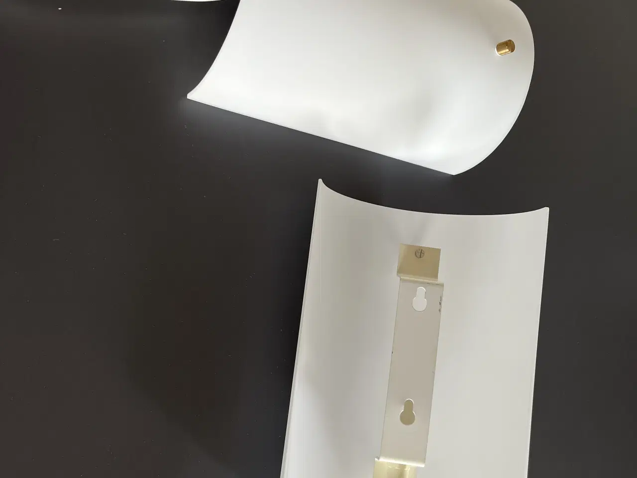 Billede 3 - VÆGLAMPE i opalglas