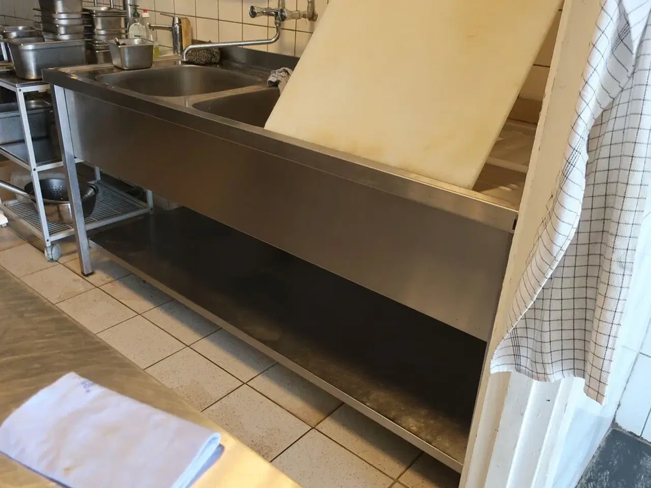 Billede 3 - Dobbelt vaskebord uden armatur