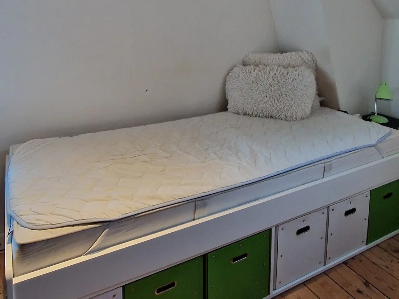 Billede 1 - Seng med madras