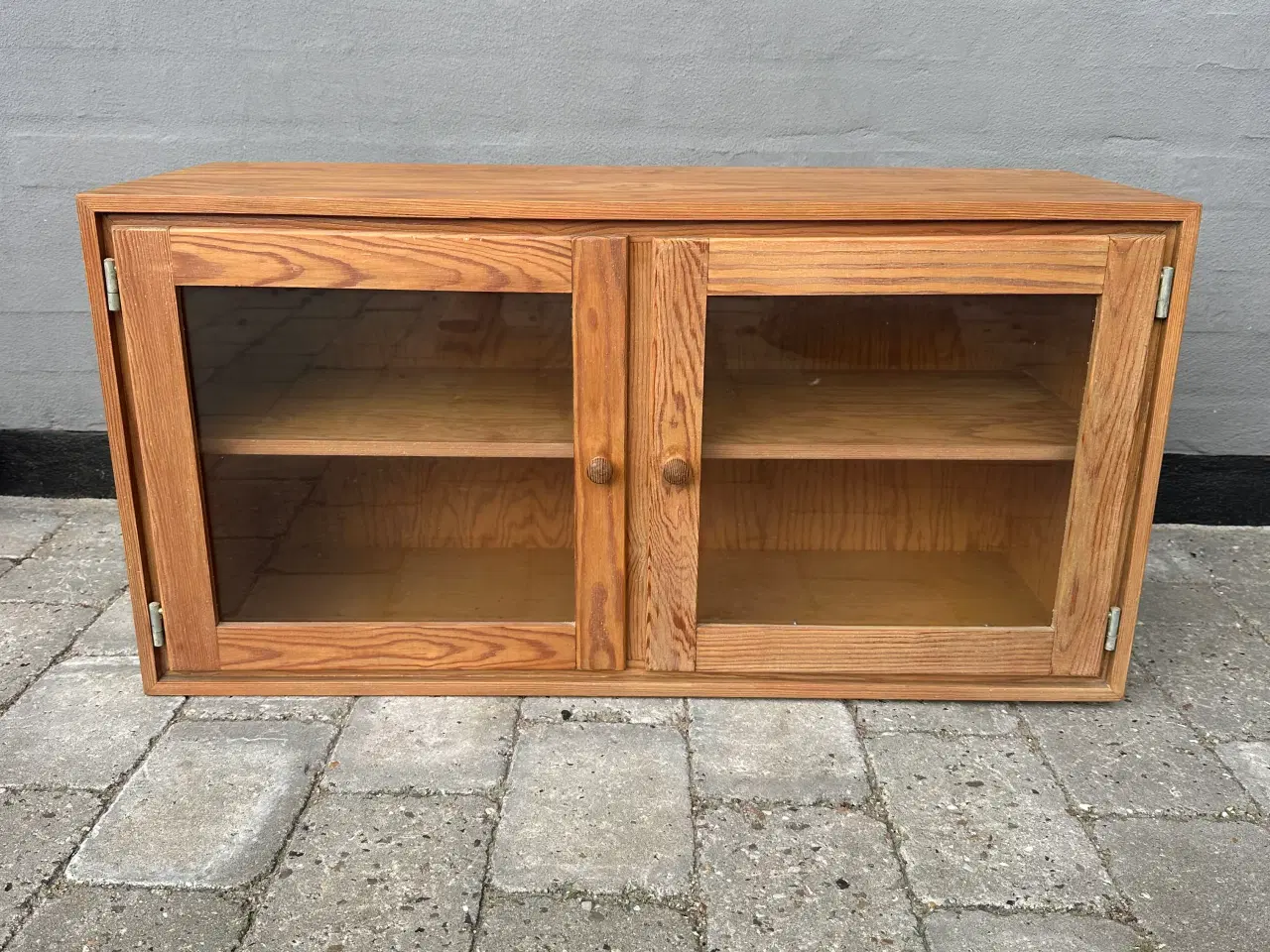 Billede 1 - Træskab