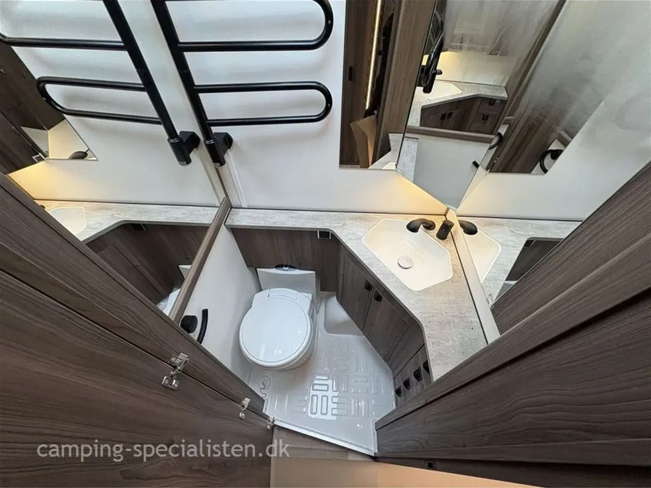 Billede 12 - 2026 - Kabe Ametist GLE KS B8 PREMIUM LINE Kabe Ametist GLE B8 KS Premium Line 2026 - Se den nu hos Camping-Specialisten.dk