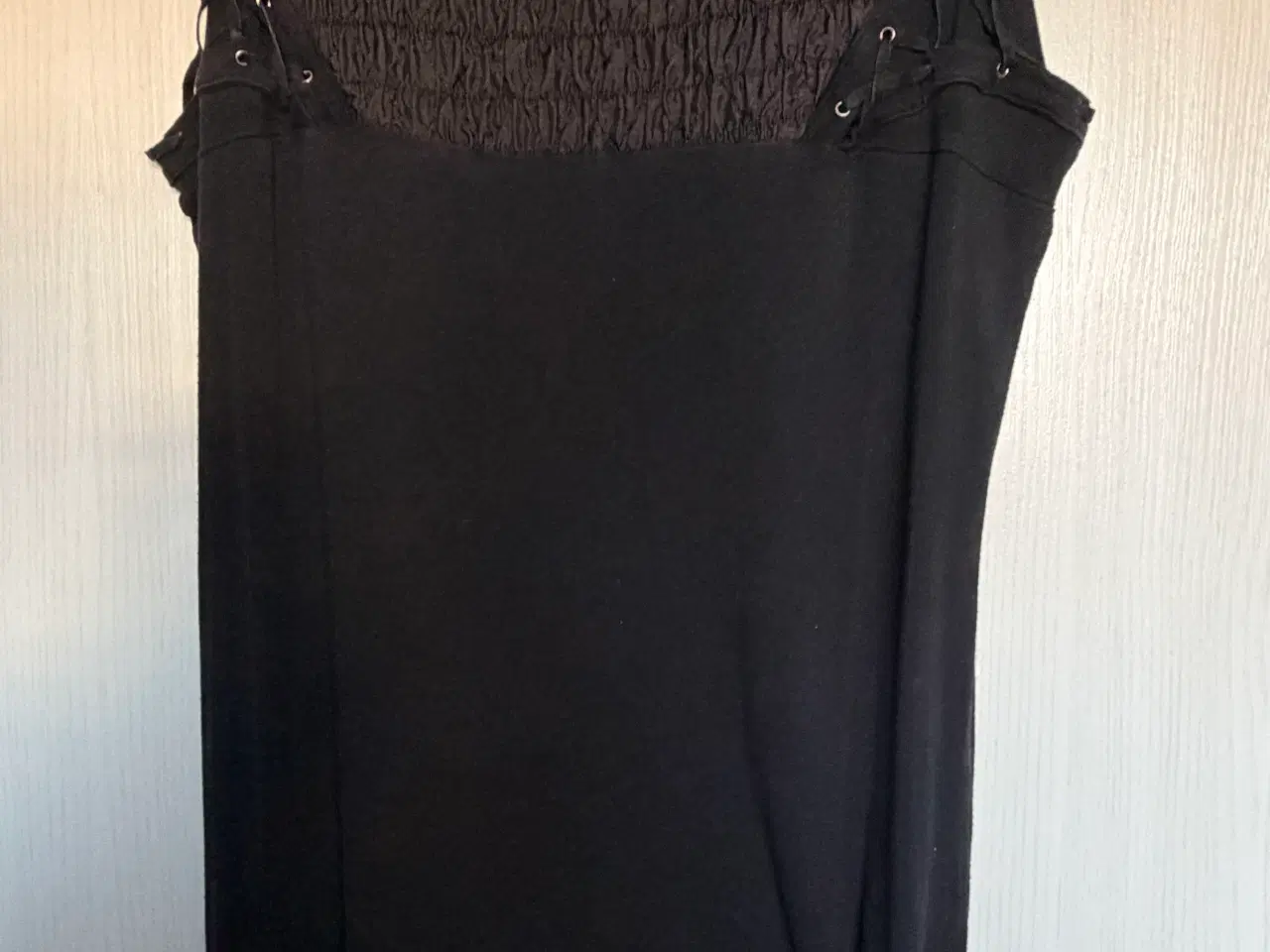 Billede 2 - Smart sort kjole str. L