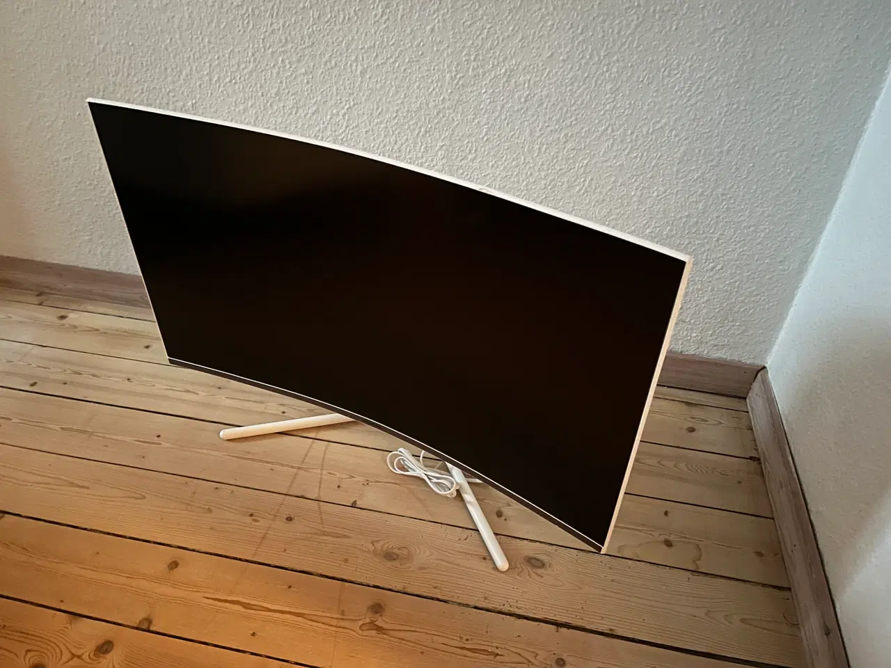 Billede 2 - Samsung U32R591 UHD 32" buet skærm