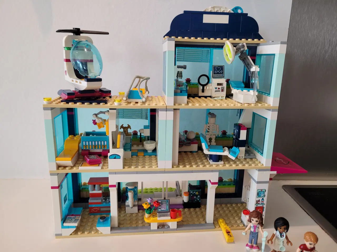 Billede 2 - Lego Friends, 41318 - Heartlake hospital