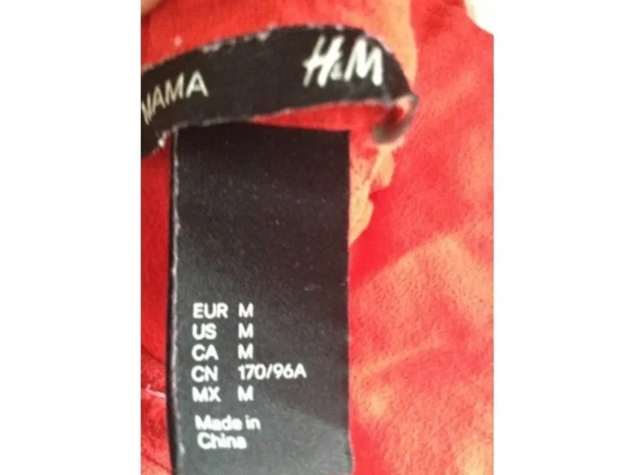 Billede 2 - Rød T-shirt fra H&M i str. 38