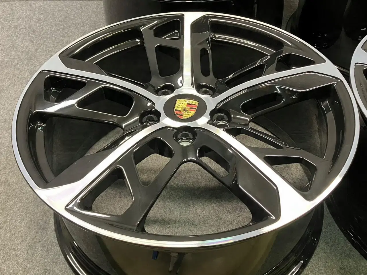 Billede 4 - ALUFÆLGE PORSCHE TAYCAN MISSION E 9J 21"