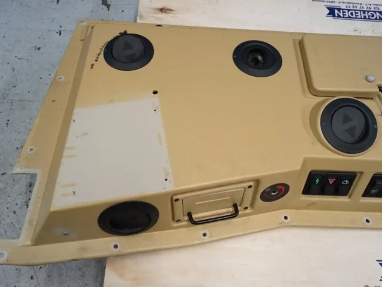 Billede 2 - Dronningborg D9000 Beklædning