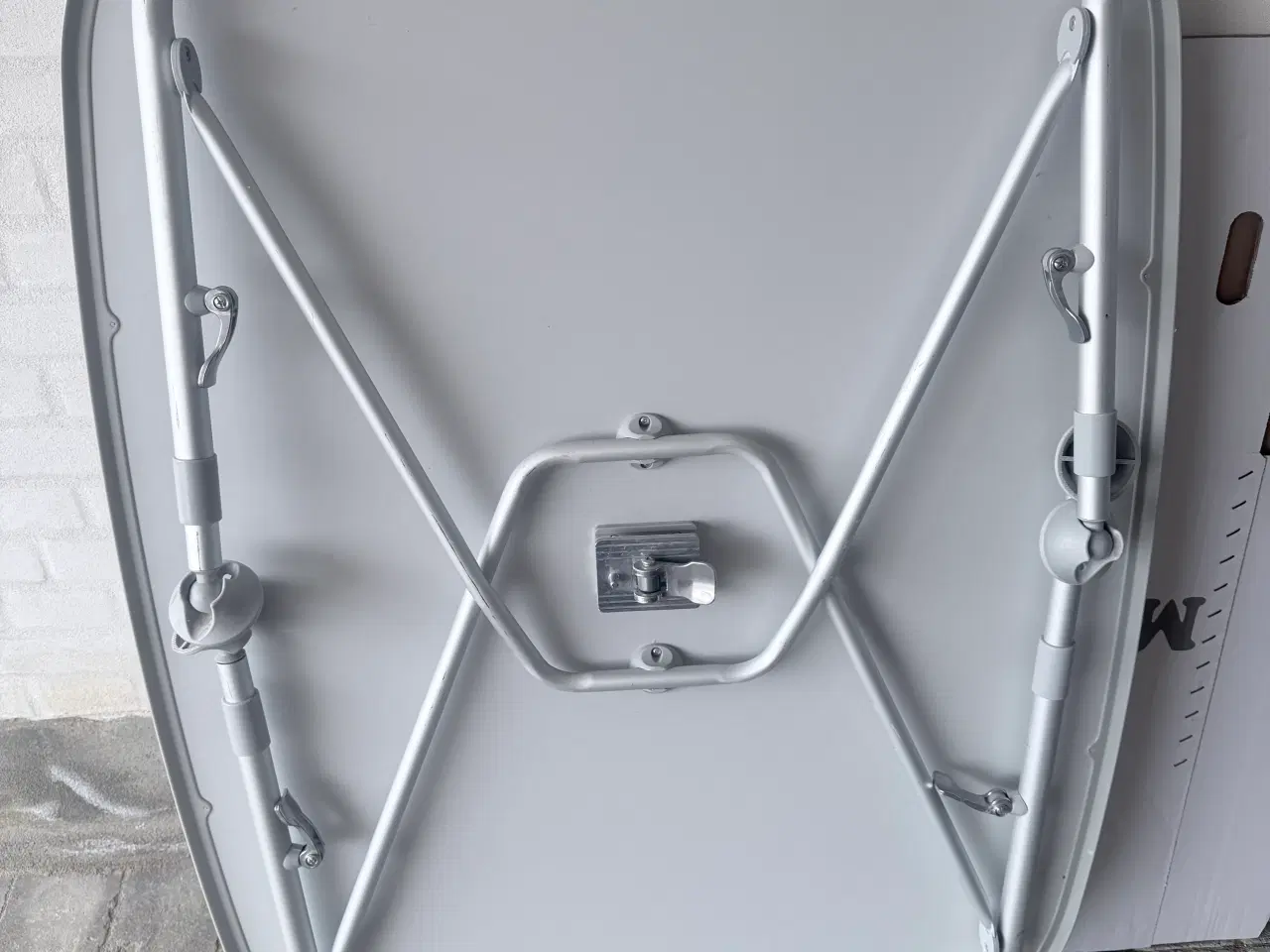 Billede 1 - Solidt campingbord