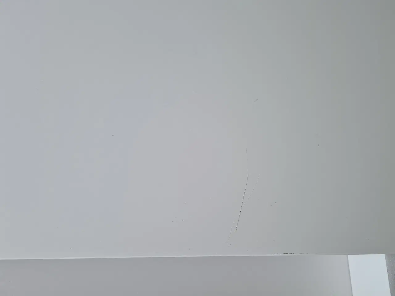 Billede 4 - Hvidt skrivebord 
