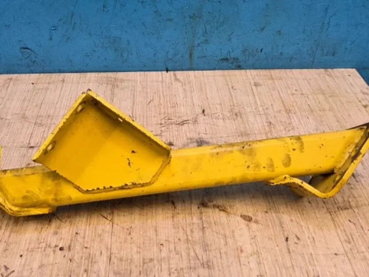 Billede 10 - New Holland TF78 Trækbeslag 84002996