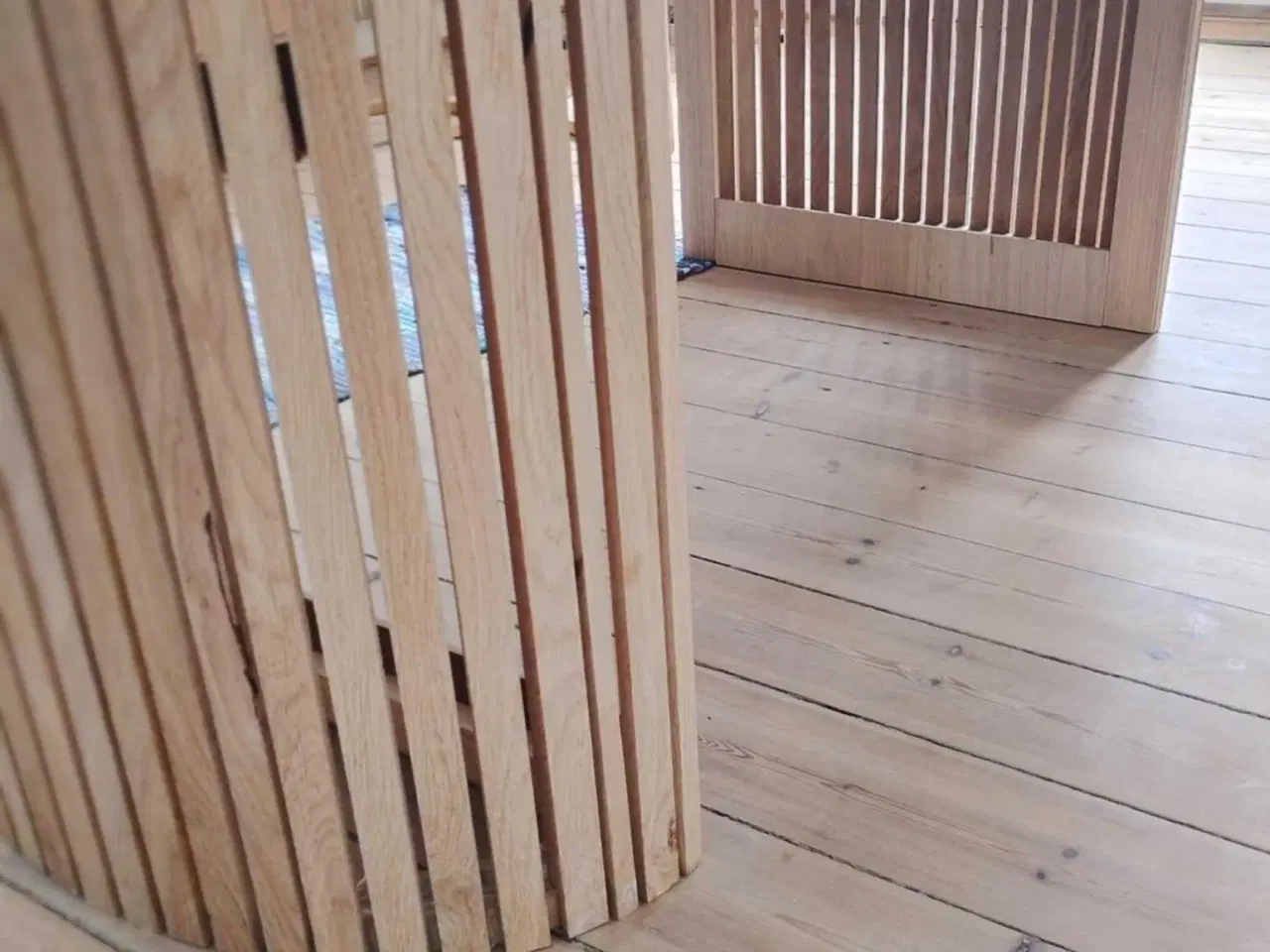 Billede 7 - Luksus rundt massiv egetræ spisebord med tillægspl