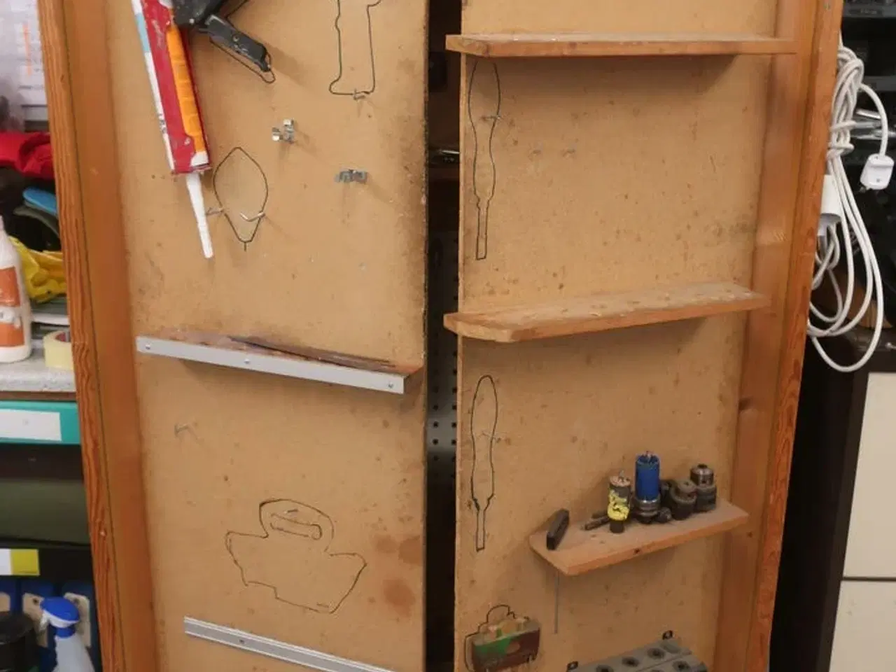 Billede 5 - Ryd hele værkstedet for løse dele